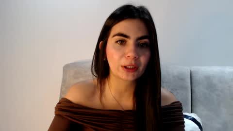 evacollins12 online show from August 3, 9:32 pm