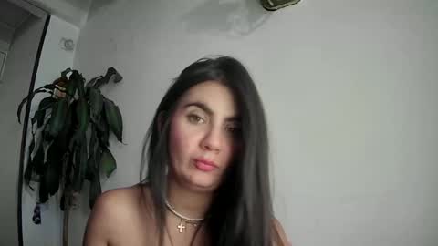 evacollins12 online show from February 7, 10:30 pm