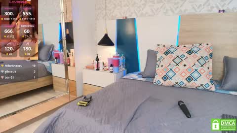 Evadne online show from October 26, 8:19 pm