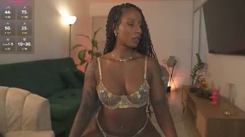 evajacksss_ online show from June 23, 9:10 pm