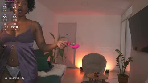 evajacksss_ online show from March 6, 9:25 pm