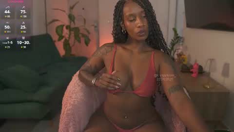 evajacksss_ online show from June 22, 7:54 pm
