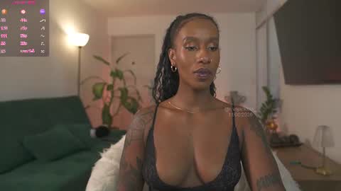 evajacksss_ online show from June 11, 9:13 pm