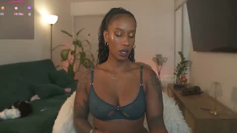 evajacksss_ online show from June 10, 7:13 pm