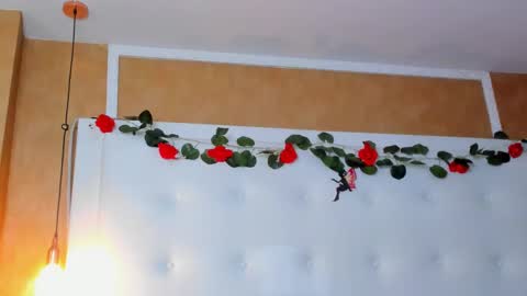 evamilf24 online show from March 24, 1:17 pm