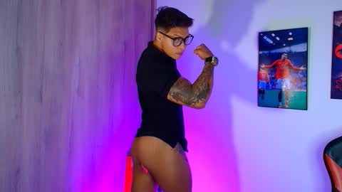 EVAN GREY online show from October 7, 6:42 am