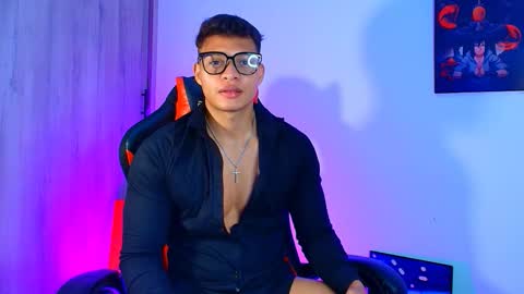 EVAN GREY online show from November 5, 3:52 am