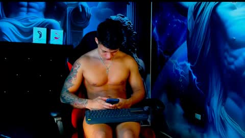 EVAN GREY online show from December 5, 8:16 am