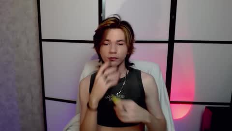 evan_reinhart online show from October 14, 5:54 am