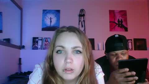 evanschris2048 online show from February 24, 9:21 am