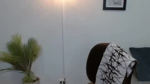 Evanssa lx online show from May 29, 3:32 pm