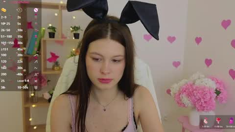 EvaOnyx online show from May 9, 4:46 pm