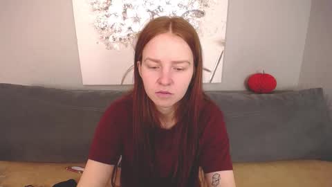 Snapshot of evarey_ chatting on October 23, 4:36 am Adelina online show from October 23, 4:36 am