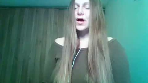 evasapples2026 online show from April 17, 10:12 pm