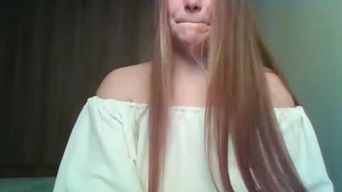 evasapples2026 online show from March 20, 2:44 pm