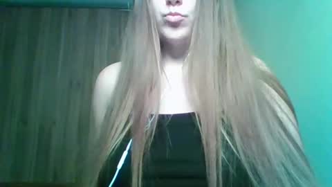 evasapples2026 online show from February 28, 10:36 pm