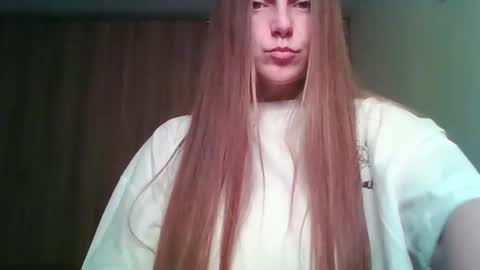 evasapples2026 online show from March 18, 10:15 pm