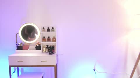 EVA SAVAGEIm recovering from surgery. Ill see you in a couple of weeks. online show from April 15, 6:11 pm