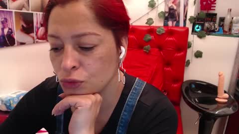 Eva Twiss online show from March 10, 11:45 am