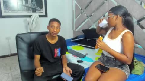 Eva And Emmanuel online show from December 15, 2:13 pm