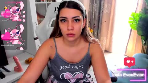 eveeevian online show from March 10, 10:07 am