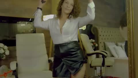 EveHamilton online show from September 26, 8:06 pm