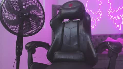 evelin__thompsson online show from March 27, 3:56 am