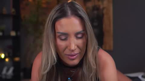 Evelyn online show from January 11, 7:31 pm