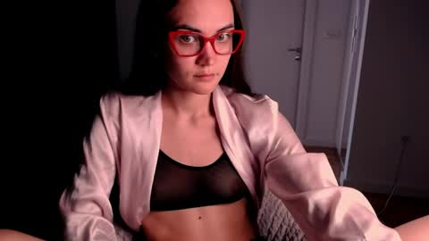 Evelyn online show from May 5, 10:54 am