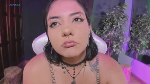  Evelyn  online show from January 8, 2:23 pm