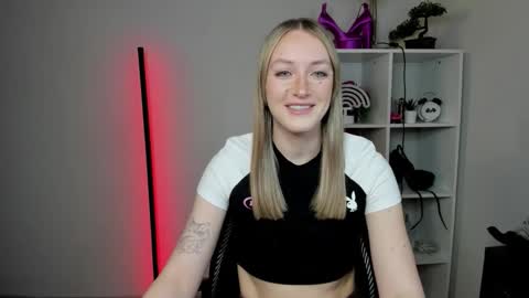 evelynblond online show from March 10, 1:37 pm