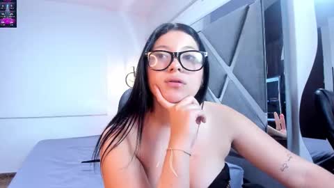 evelyn online show from December 13, 7:53 pm