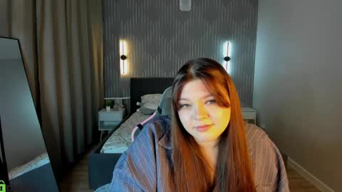 Evelyne Loo online show from April 3, 1:34 am