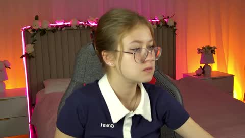 Snapshot of evemundie chatting on October 23, 10:50 am Eve online show from October 23, 10:50 am