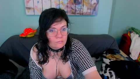 Everly online show from April 2, 7:05 am