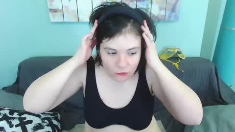 Everly online show from February 18, 1:33 pm