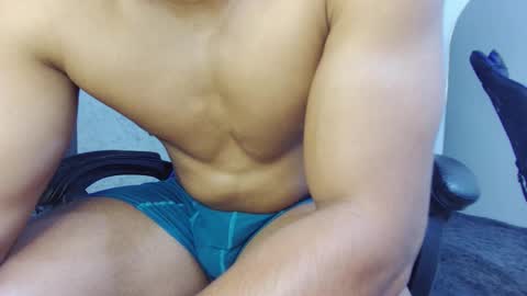 luis online show from February 23, 12:46 am