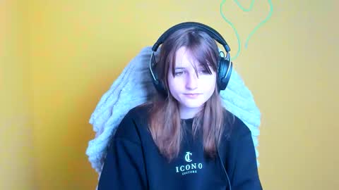 Evie online show from November 12, 6:21 pm