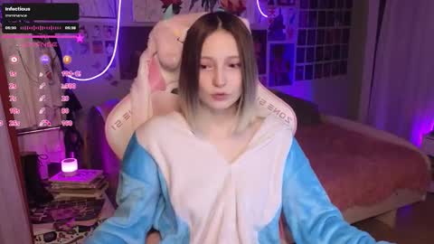 Evie online show from September 24, 10:49 pm