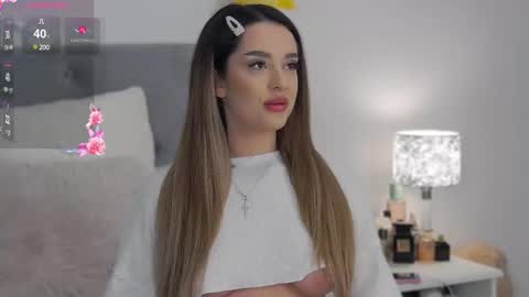 Evie online show from February 18, 7:19 pm