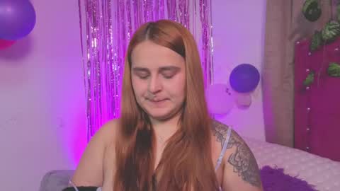 Snapshot of evy_orange1 chatting on September 20, 1:41 am EVY online show from September 20, 1:41 am