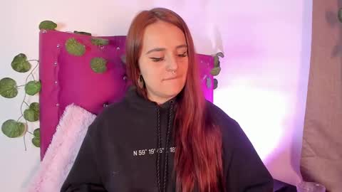 Snapshot of evy_orange1 chatting on January 19, 6:09 am EVY online show from January 19, 6:09 am