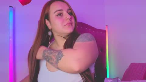 Snapshot of evy_orange1 chatting on October 11, 1:43 am EVY online show from October 11, 1:43 am