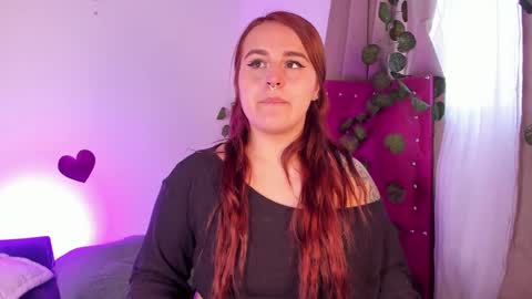 Snapshot of evy_orange1 chatting on March 3, 7:39 pm EVY online show from March 3, 7:39 pm