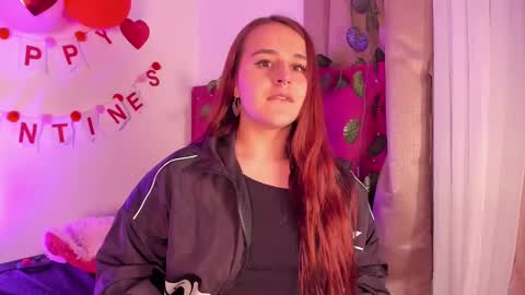 Snapshot of evy_orange1 chatting on February 5, 3:45 am EVY online show from February 5, 3:45 am