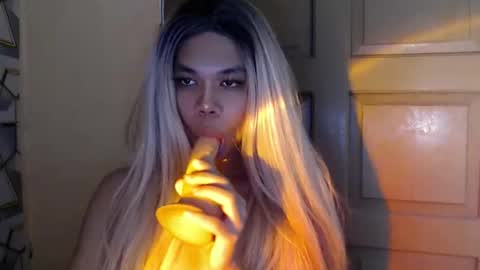 Nica online show from February 11, 3:08 pm