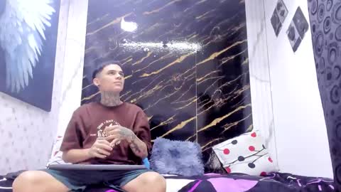 exotichot_couple online show from May 18, 11:33 pm