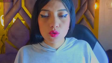   online show from May 5, 12:22 pm