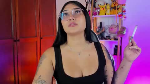 Emily online show from January 10, 9:09 pm