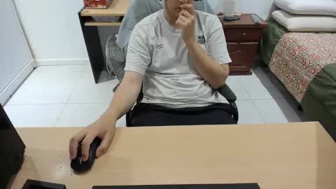 Snapshot of ezzeq chatting on October 26, 8:08 pm Ezzeq online show from October 26, 8:08 pm